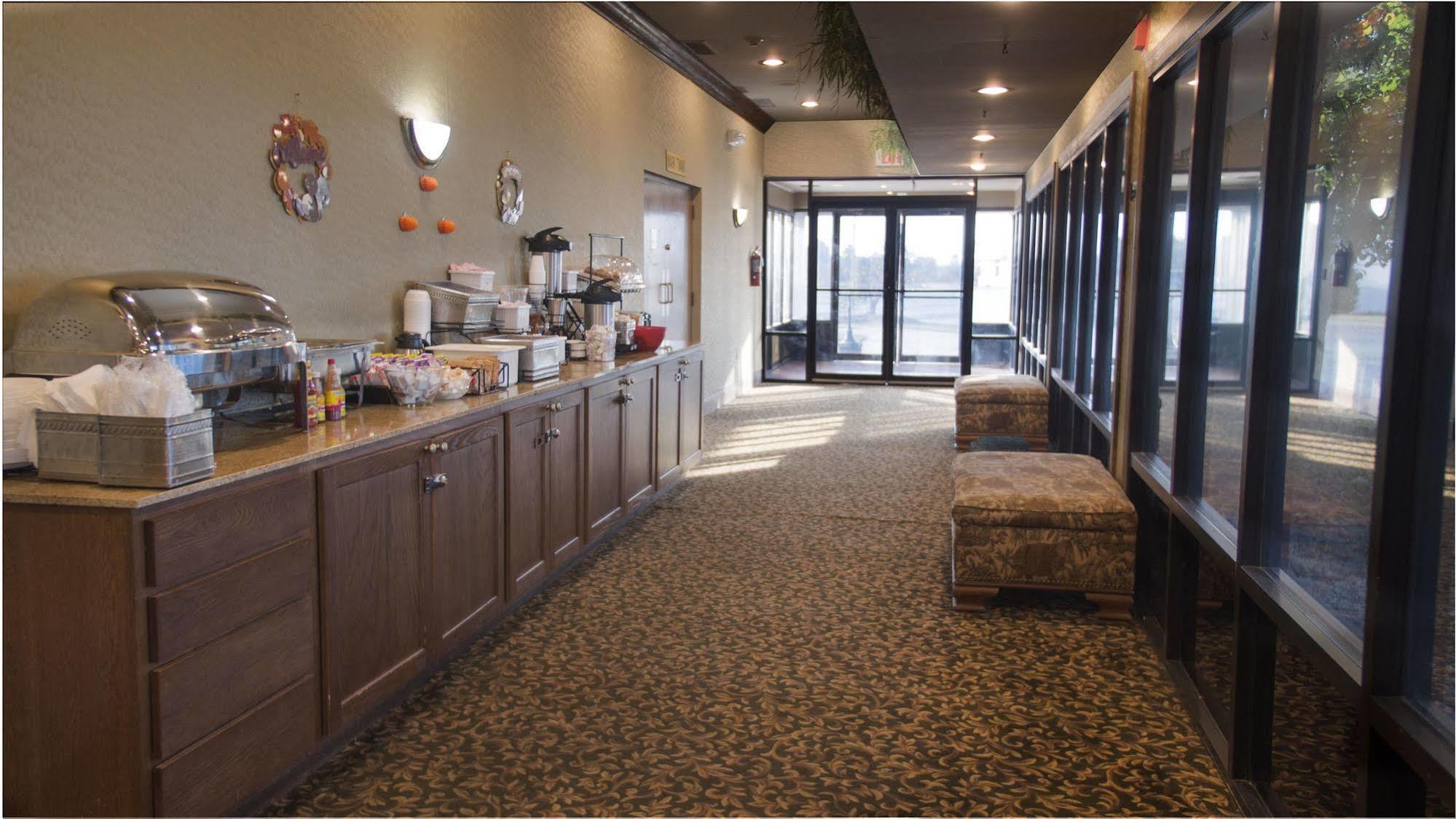 Moberly Inn & Suites מראה חיצוני תמונה